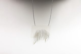 Bart-Toupet aus gebleichtem Eigenhaar